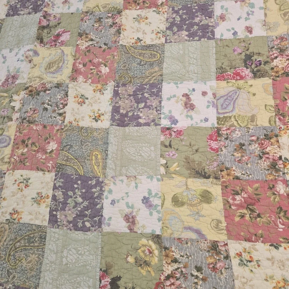 CottageCore VTG Floral Quilt Patchwork 50x60 Pastel Paisley Reversible Grandma